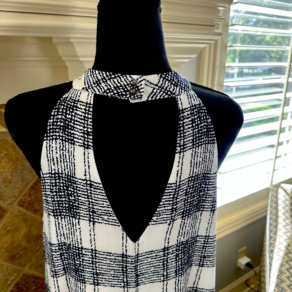 Stylish Dress by entro - Black and White - Picture 4 of 7